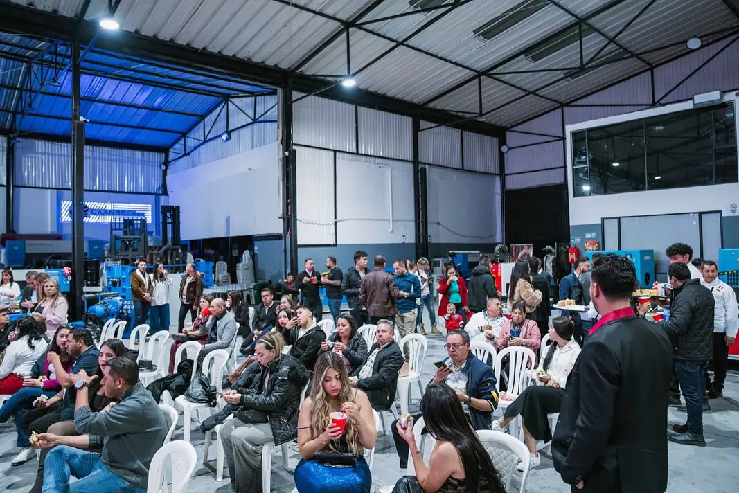 CLIENTES EN LA FERIA CAANROLA 2025