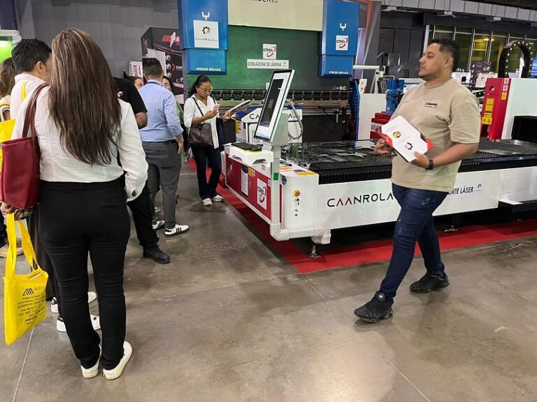 Presentes en feria FICA caanrola sas 2025 (6)