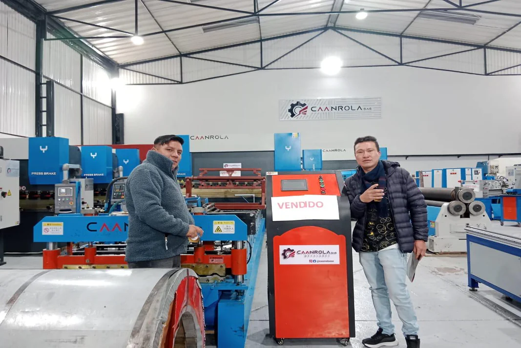 CORRUGADORA DE TEJAS FERIA CAANROLA 2023 CLIENTES